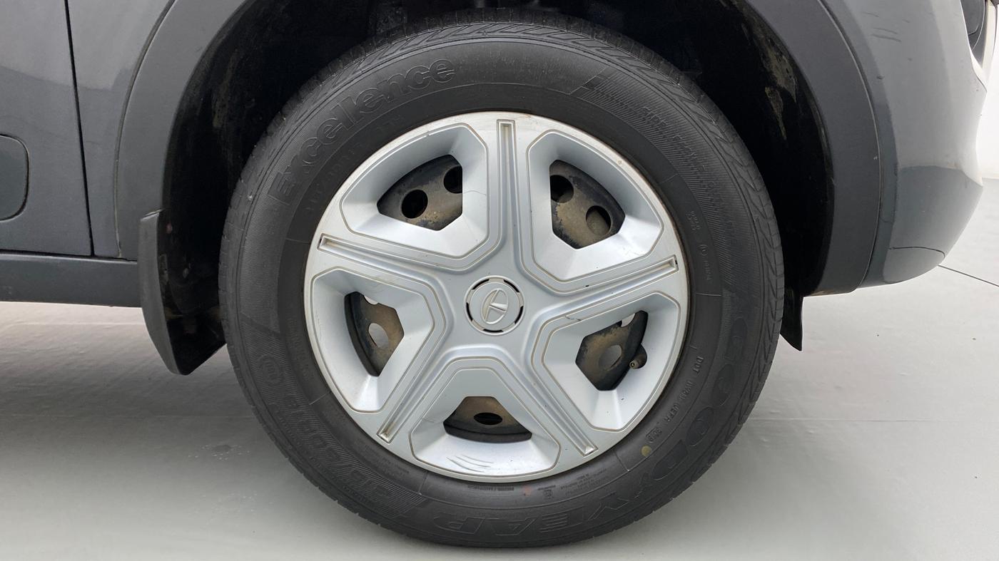 2018 Tata NEXON XMA 1.2, Petrol, Automatic, 46,603 km, Right Front Wheel