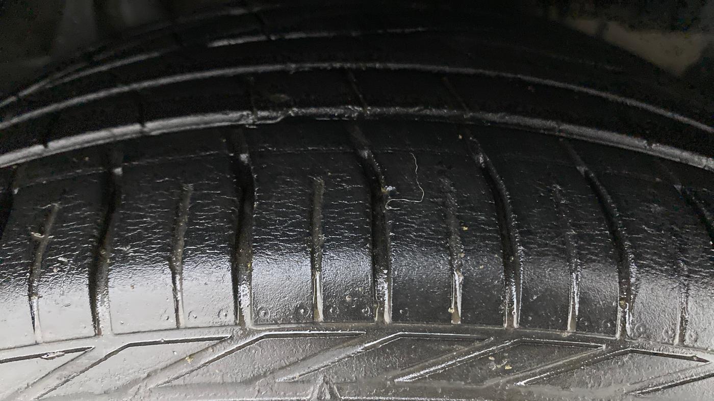2018 Tata NEXON XMA 1.2, Petrol, Automatic, 46,603 km, Right Front Tyre Tread