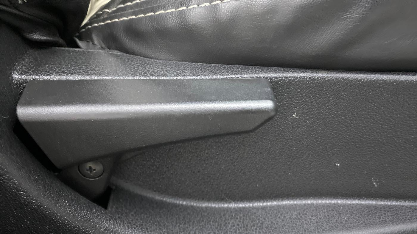 2018 Tata NEXON XMA 1.2, Petrol, Automatic, 46,603 km, Driver Side Adjustment Panel