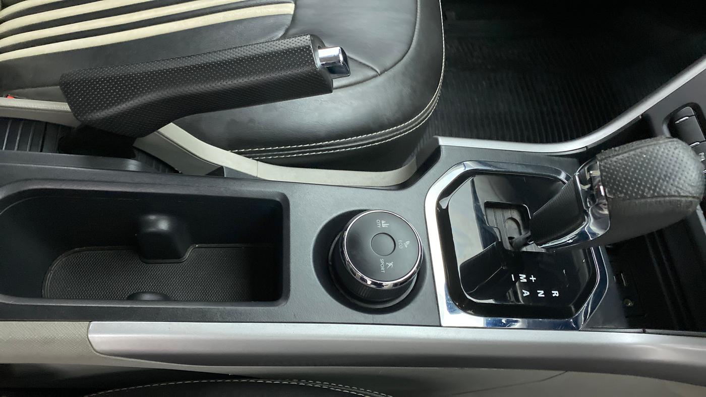 2018 Tata NEXON XMA 1.2, Petrol, Automatic, 46,603 km, Gear Lever