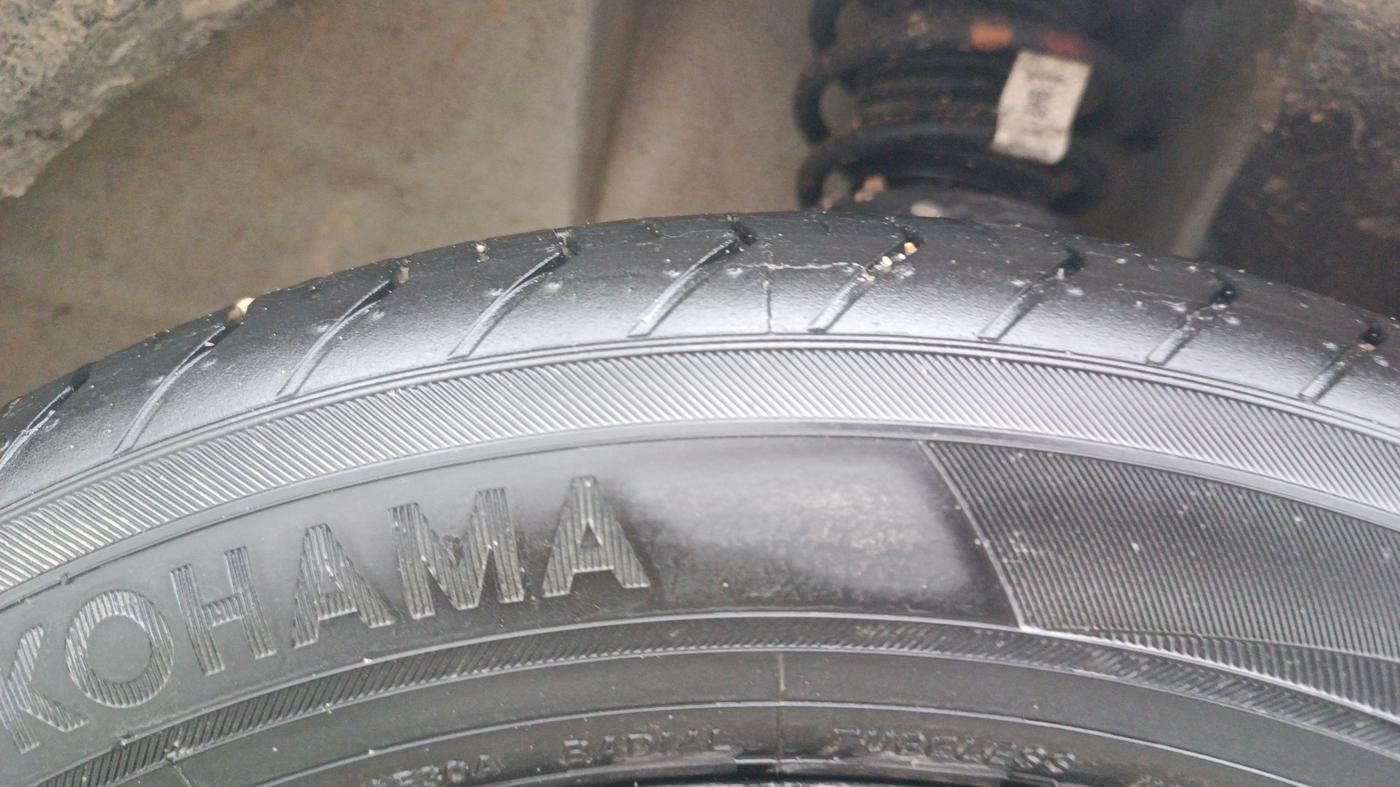 2025 Maruti Celerio ZXI PLUS AGS, Petrol, Automatic, 958 km, Right Front Tyre Tread