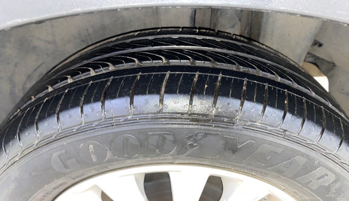 2022 Maruti Ciaz ZETA AT 1.5  SHVS PETROL, Petrol, Automatic, 19,893 km, Left Rear Tyre Tread