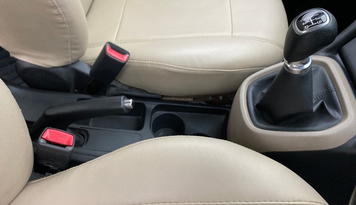 2018 Hyundai Xcent SX 1.2, Petrol, Manual, 27,692 km, Gear Lever