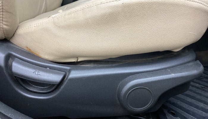 2018 Hyundai Xcent SX 1.2, Petrol, Manual, 27,692 km, Driver Side Adjustment Panel