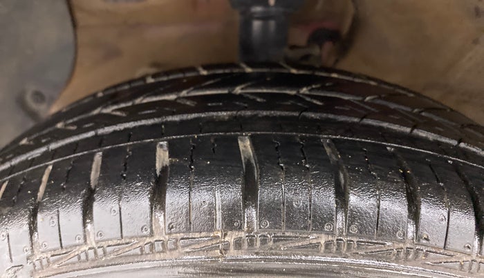 2018 Hyundai Xcent SX 1.2, Petrol, Manual, 27,692 km, Left Front Tyre Tread