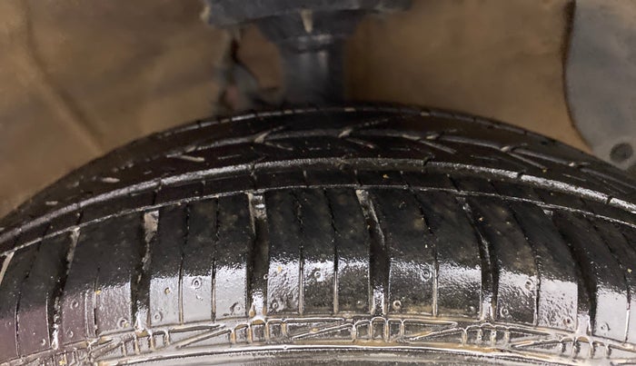 2018 Hyundai Xcent SX 1.2, Petrol, Manual, 27,692 km, Right Front Tyre Tread