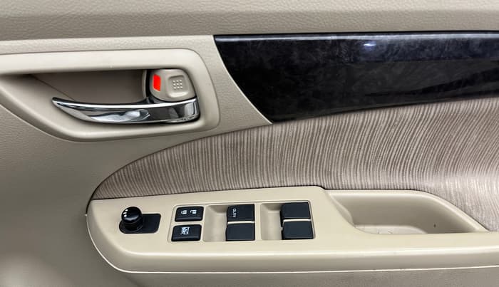 2014 Maruti Ertiga VXI, Petrol, Manual, 79,948 km, Driver Side Door Panels Control