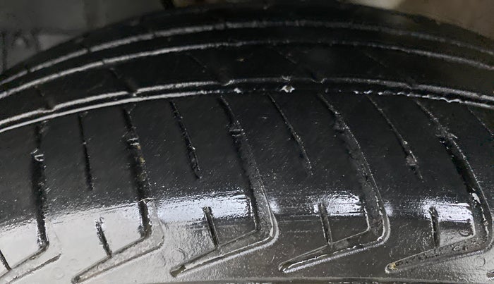 2021 Maruti New Wagon-R LXI CNG 1.0 L, CNG, Manual, 19,383 km, Left Front Tyre Tread