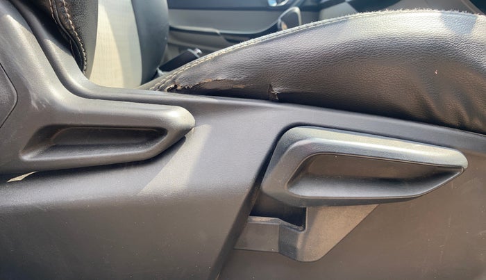 2020 Tata Tiago XZA PLUS PETROL, Petrol, Automatic, 70,522 km, Driver Side Adjustment Panel