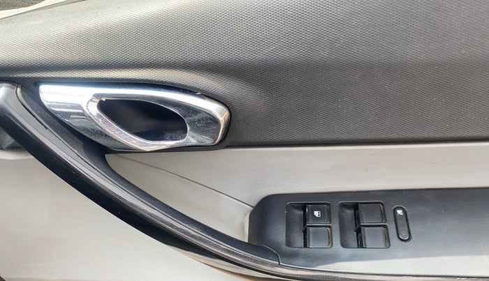 2020 Tata Tiago XZA PLUS PETROL, Petrol, Automatic, 70,522 km, Driver Side Door Panels Control