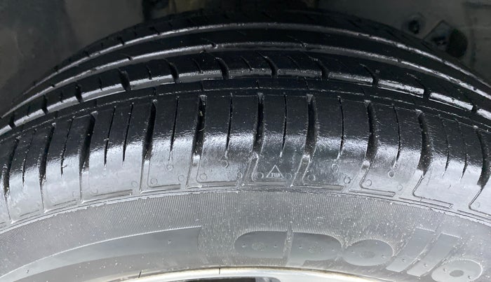 2019 Nissan Kicks XV PETROL, Petrol, Manual, 39,567 km, Right Front Tyre Tread