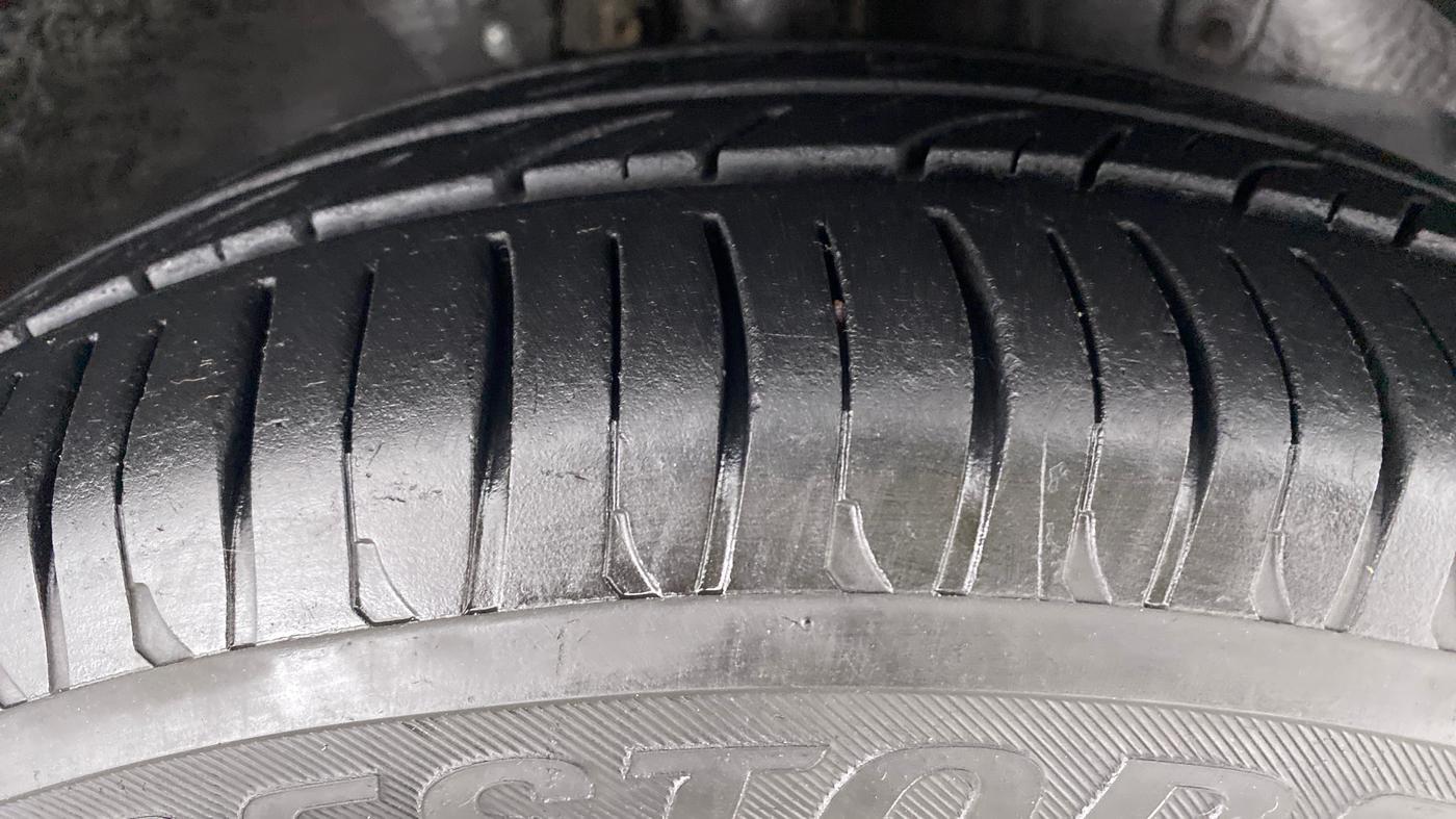 2013 Ford Figo 1.4 TITANIUM DURATORQ, Diesel, Manual, 68,997 km, Right Rear Tyre Tread