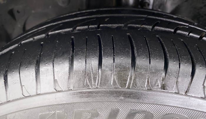 2013 Ford Figo 1.4 TITANIUM DURATORQ, Diesel, Manual, 68,997 km, Left Front Tyre Tread