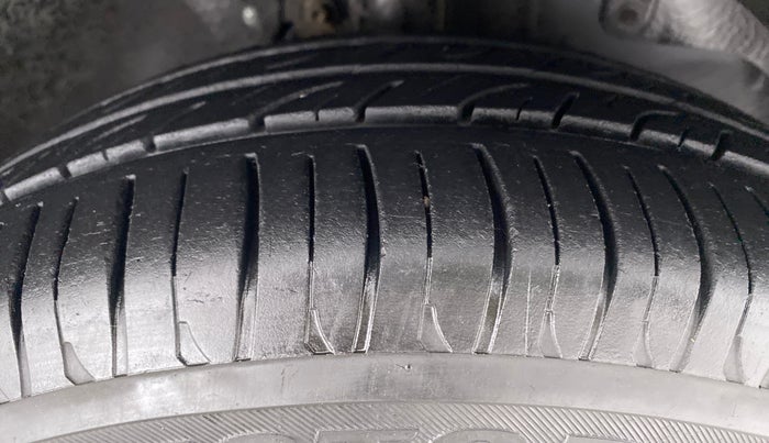 2013 Ford Figo 1.4 TITANIUM DURATORQ, Diesel, Manual, 68,997 km, Right Front Tyre Tread