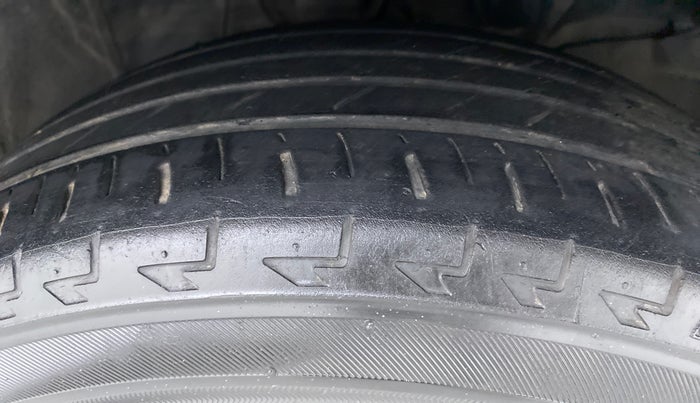 2017 Honda WR-V 1.2 i-VTEC VX MT, Petrol, Manual, 31,789 km, Right Front Tyre Tread