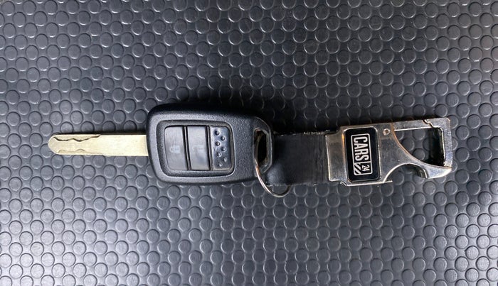 2017 Honda WR-V 1.2 i-VTEC VX MT, Petrol, Manual, 31,789 km, Key Close Up