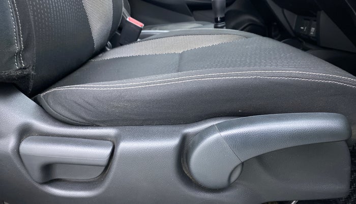 2017 Honda WR-V 1.2 i-VTEC VX MT, Petrol, Manual, 31,789 km, Driver Side Adjustment Panel