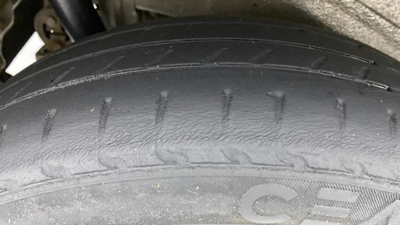 2018 Maruti Wagon R 1.0 VXI, Petrol, Manual, Right Rear Tyre Tread