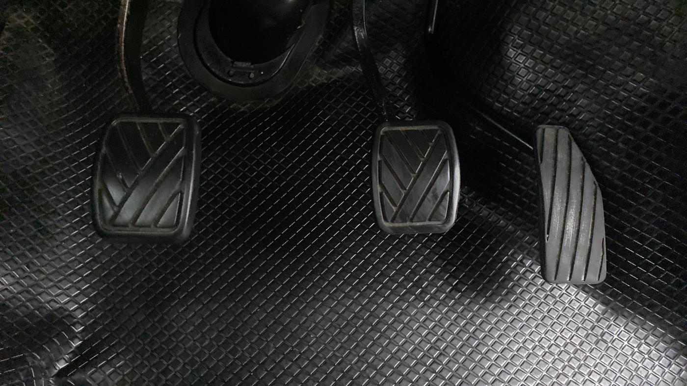 2018 Maruti Wagon R 1.0 VXI, Petrol, Manual, Pedals