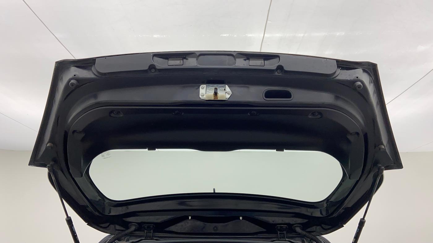 2014 Maruti Swift VXI D, Petrol, Manual, 51,936 km, Boot Door Open