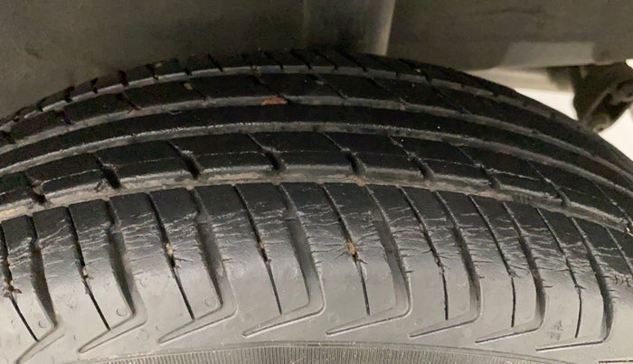 2017 Renault Kwid RXT 1.0, Petrol, Manual, 21,138 km, Left Rear Tyre Tread