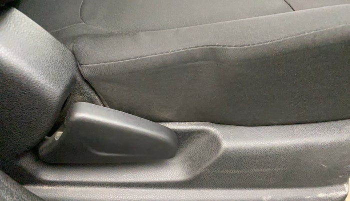 2017 Renault Kwid RXT 1.0, Petrol, Manual, 21,138 km, Driver Side Adjustment Panel