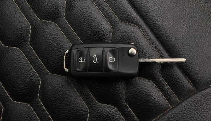 2021 Volkswagen Polo HIGHLINE PLUS 1.0, Petrol, Manual, 38,721 km, Key Close Up