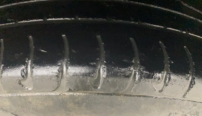 2015 Renault Duster 85 PS RXE DIESEL, Diesel, Manual, 76,908 km, Left Rear Tyre Tread