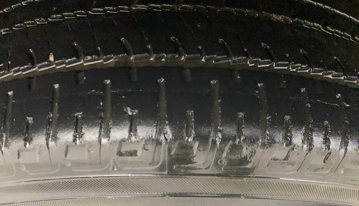 2015 Renault Duster 85 PS RXE DIESEL, Diesel, Manual, 76,908 km, Right Rear Tyre Tread