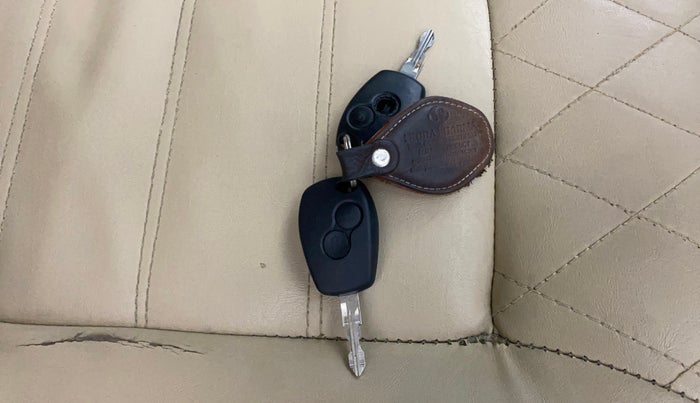 2015 Renault Duster 85 PS RXE DIESEL, Diesel, Manual, 76,908 km, Key Close Up