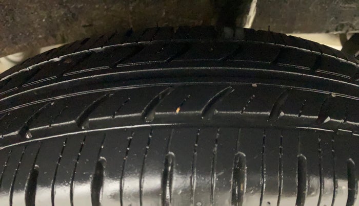 2018 Renault Kwid RXT 1.0 AMT (O), Petrol, Automatic, 6,723 km, Left Rear Tyre Tread