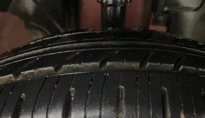 2018 Renault Kwid RXT 1.0 AMT (O), Petrol, Automatic, 6,723 km, Right Front Tyre Tread