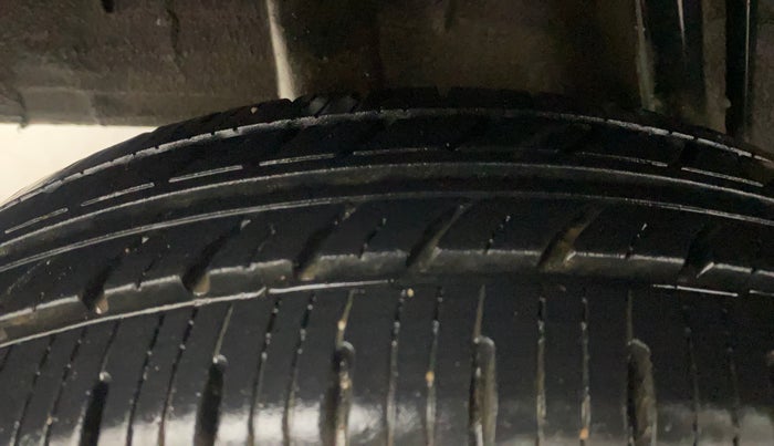 2018 Renault Kwid RXT 1.0 AMT (O), Petrol, Automatic, 6,723 km, Right Rear Tyre Tread