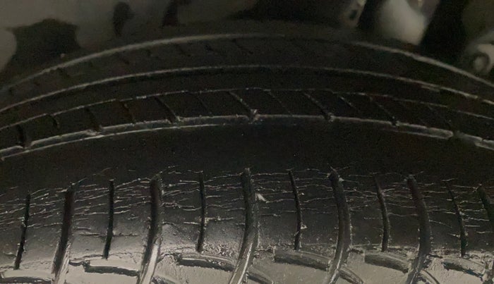 2017 Maruti Ertiga VDI SHVS, Diesel, Manual, 47,964 km, Left Rear Tyre Tread