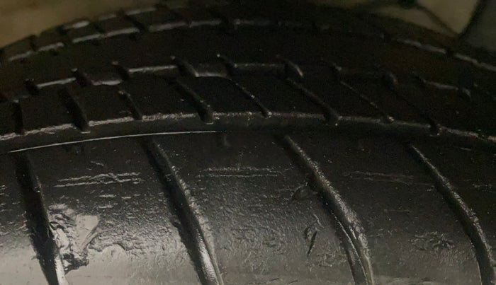 2017 Maruti Ertiga VDI SHVS, Diesel, Manual, 47,964 km, Right Front Tyre Tread