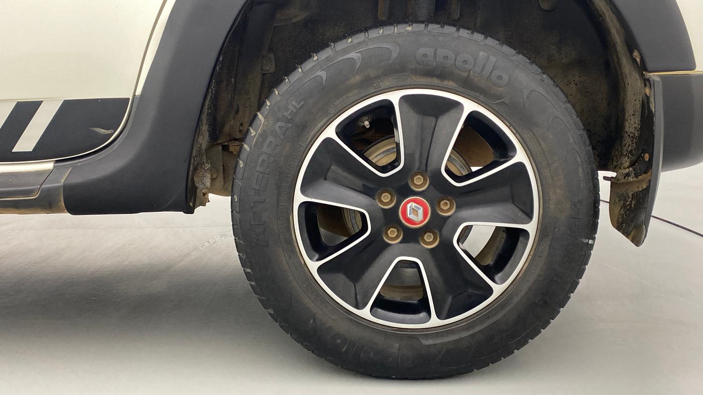2017 Renault Duster RXS CVT 106 PS, Petrol, Automatic, 31,987 km, Left Rear Wheel