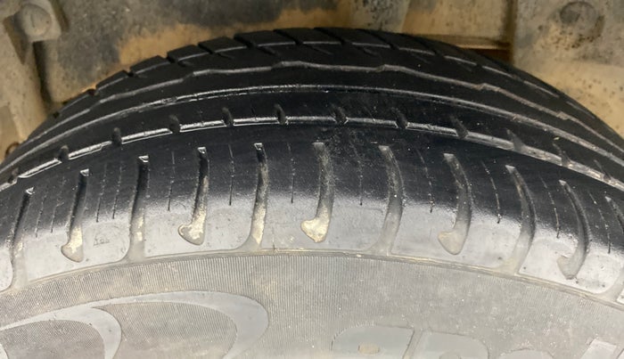 2017 Renault Duster RXS CVT 106 PS, Petrol, Automatic, 31,987 km, Left Rear Tyre Tread