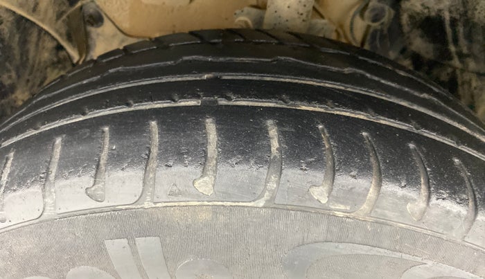 2017 Renault Duster RXS CVT 106 PS, Petrol, Automatic, 31,987 km, Left Front Tyre Tread