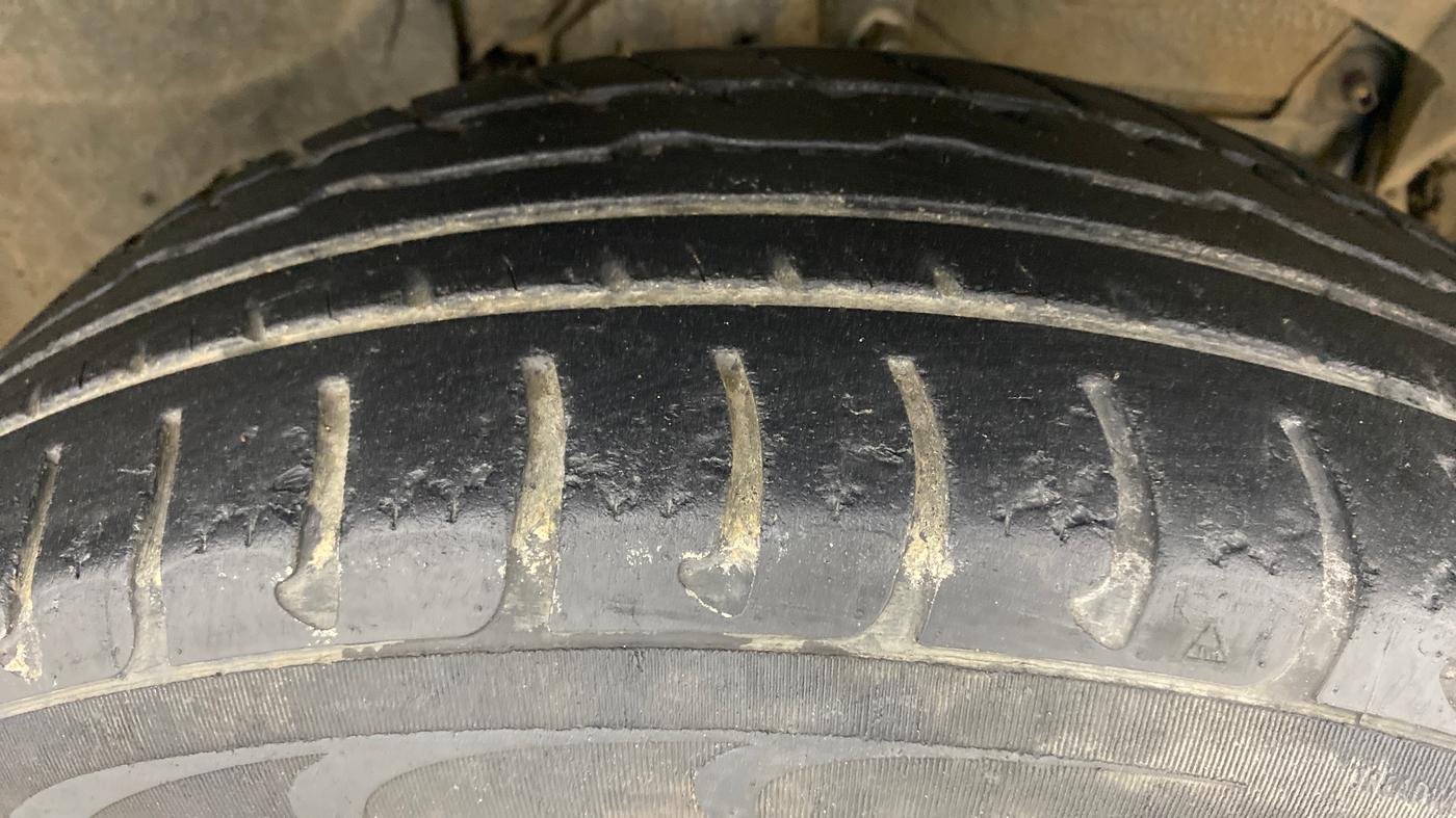 2017 Renault Duster RXS CVT 106 PS, Petrol, Automatic, 31,987 km, Right Front Tyre Tread