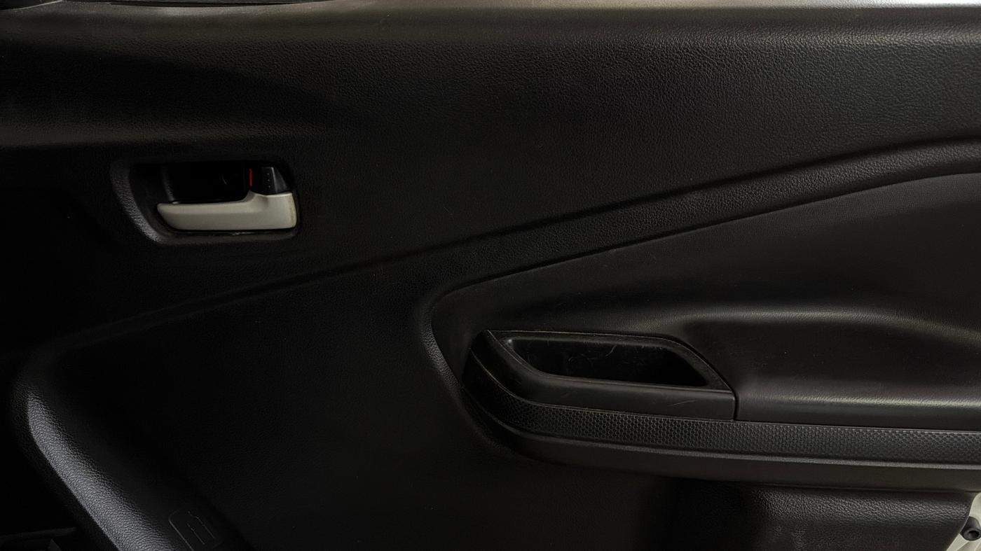 2021 Maruti Celerio ZXI PLUS, CNG, Manual, 37,690 km, Driver Side Door Panels Control