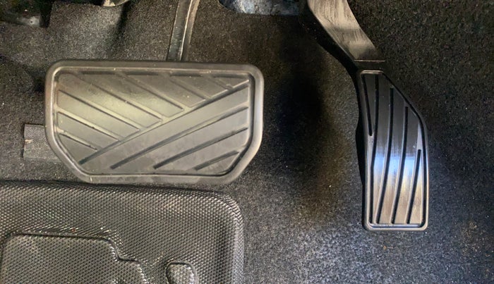 2023 Maruti Grand Vitara ALPHA SMART HYBRID AT, Petrol, Automatic, 7,822 km, Pedals