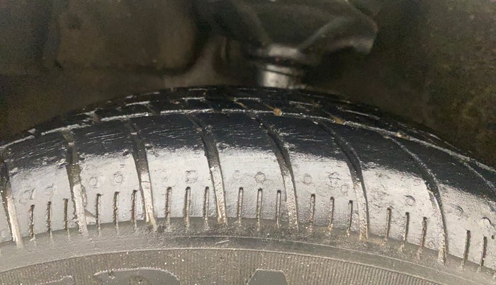 2015 Maruti Celerio VXI AMT, Petrol, Automatic, 36,240 km, Left Front Tyre Tread