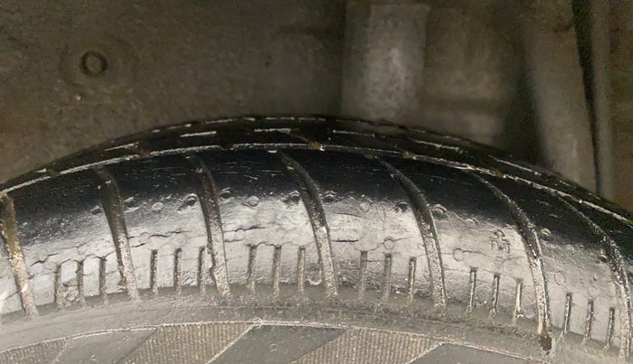 2015 Maruti Celerio VXI AMT, Petrol, Automatic, 36,240 km, Left Rear Tyre Tread