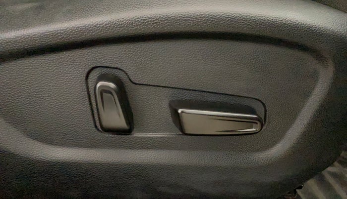 2018 Hyundai Creta SX (O) 1.6 PETROL, Petrol, Manual, 34,017 km, Driver Side Adjustment Panel
