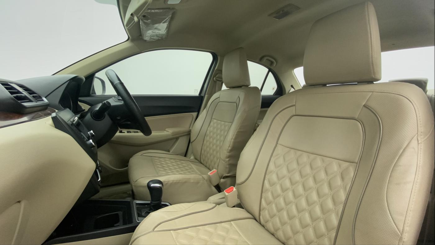 2018 Maruti Dzire VXI AMT, Petrol, Automatic, 17,657 km, Right Side Front Door Cabin