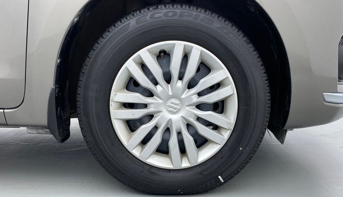 2018 Maruti Dzire VXI AMT, Petrol, Automatic, 17,657 km, Right Front Wheel