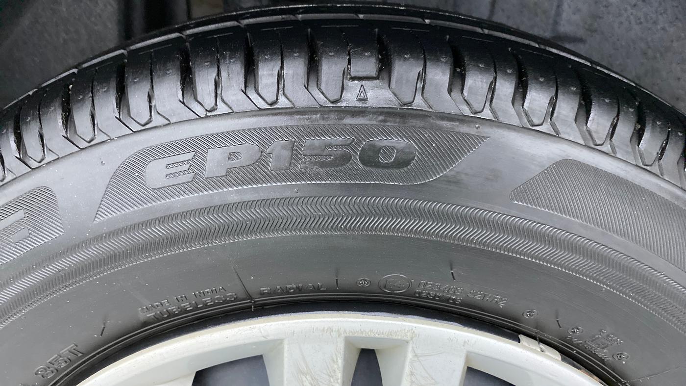2018 Maruti Dzire VXI AMT, Petrol, Automatic, 17,657 km, Right Rear Tyre Tread
