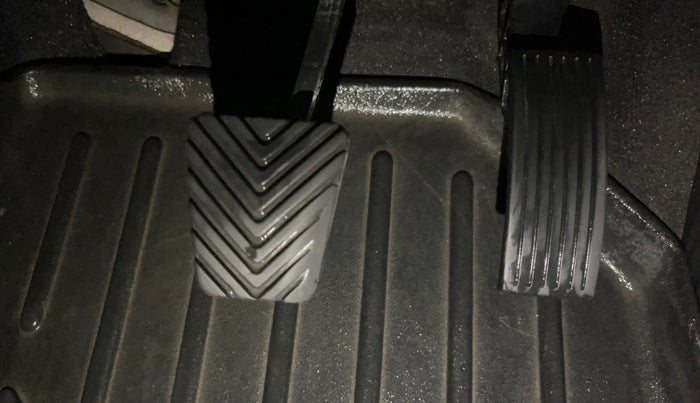 2021 KIA SONET HTX 1.0 IMT, Petrol, Manual, 76,396 km, Pedals