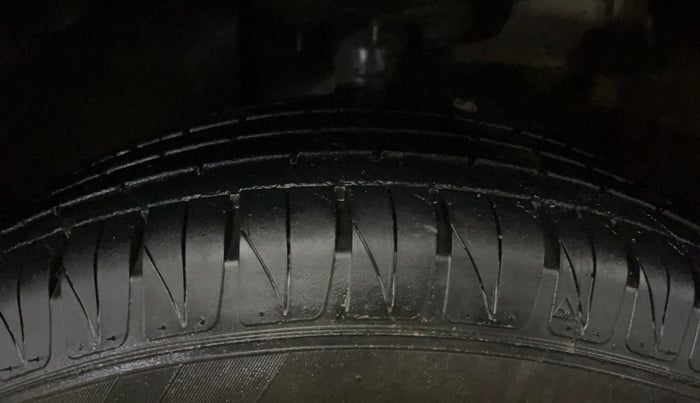 2021 KIA SONET HTX 1.0 IMT, Petrol, Manual, 76,396 km, Left Front Tyre Tread