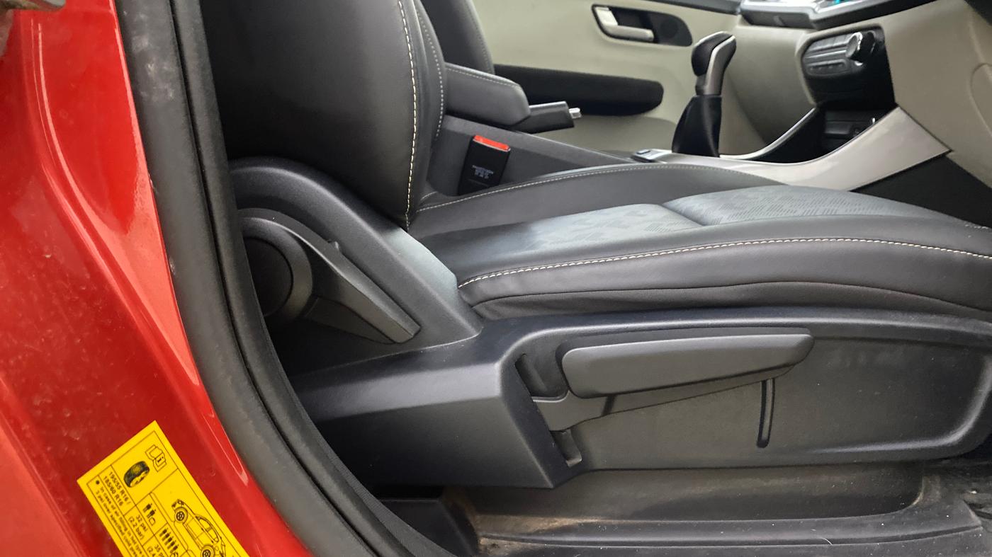 2021 Tata ALTROZ XZ PLUS PETROL, Petrol, Manual, 29,312 km, Driver Side Adjustment Panel